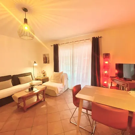 Casa Cecilia, Wifi , Balkon , Nah Am アパート ギア・デ・イソラ